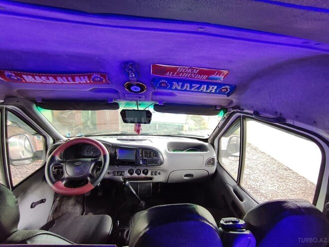 Ford Transit 2000, 250,000 km - 2.5 л - Saatlı