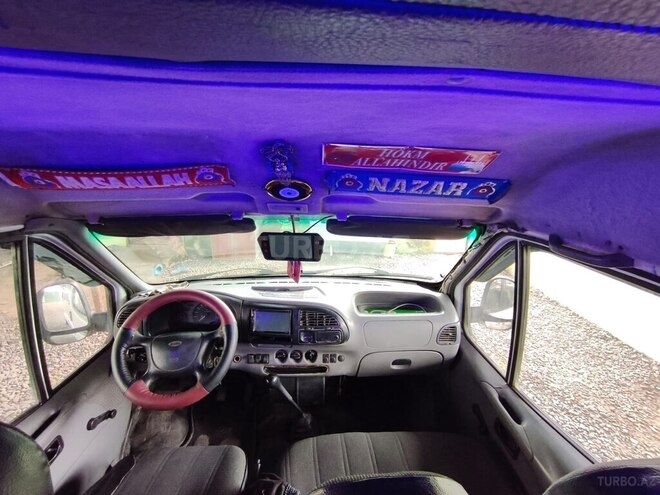 Ford Transit 2000, 250,000 km - 2.5 л - Saatlı