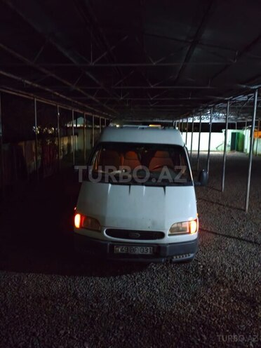 Ford Transit 2000, 250,000 km - 2.5 л - Saatlı