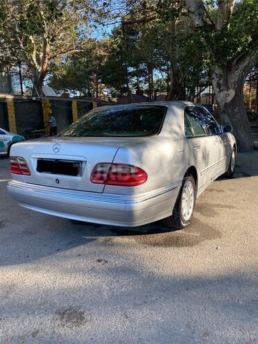 Mercedes E 220 d 2001, 311,825 km - 2.2 l - Bakı