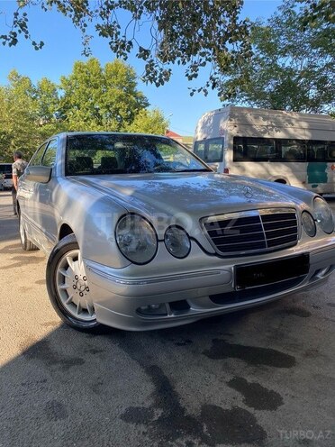 Mercedes E 220 d 2001, 311,825 km - 2.2 l - Bakı