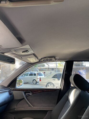Mercedes E 220 d 2001, 311,825 km - 2.2 l - Bakı