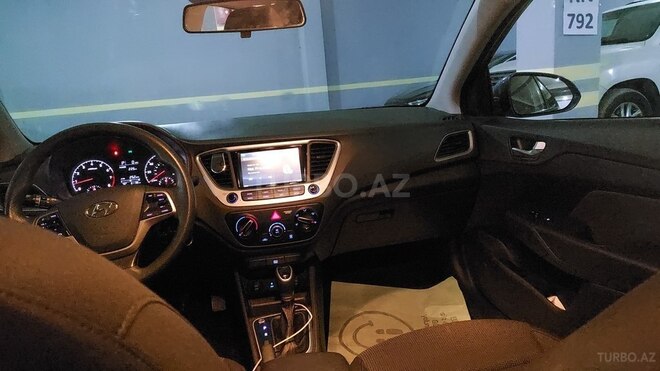 Hyundai Accent 2019, 131,966 km - 1.6 л - Bakı
