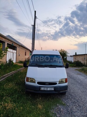 Ford Transit 2000, 250,000 km - 2.5 л - Saatlı