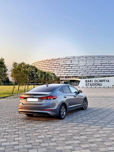 Hyundai Elantra 2017, 80,000 km - 2.0 л - Bakı