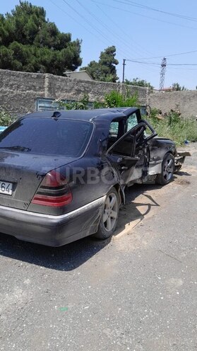 Mercedes C 180 1997, 350,000 km - 1.8 л - 