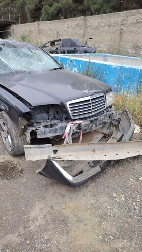 Mercedes C 180 1997, 350,000 km - 1.8 л - 