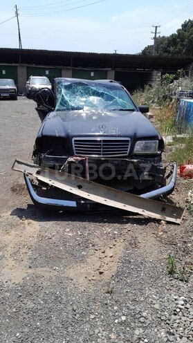 Mercedes C 180 1997, 350,000 km - 1.8 л - 