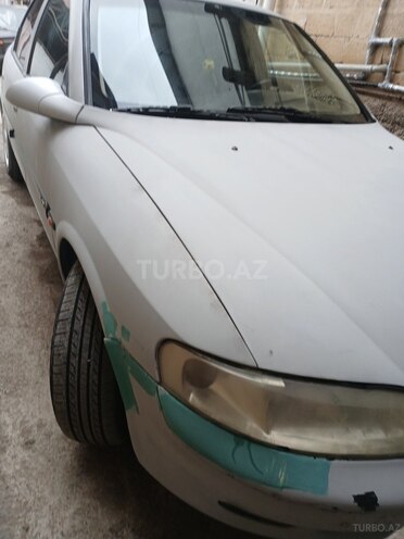 Opel Vectra 1996, 437,000 km - 1.6 l - Salyan