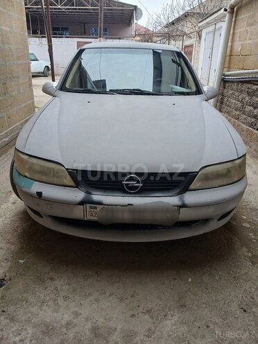 Opel Vectra 1996, 437,000 km - 1.6 l - Salyan