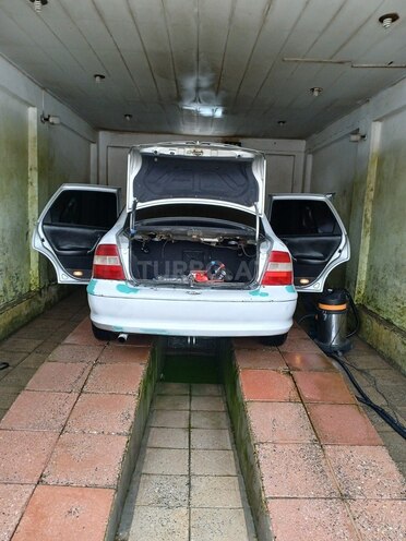 Opel Vectra 1996, 437,000 km - 1.6 l - Salyan