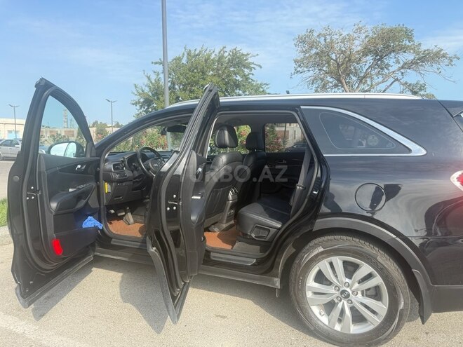 Kia Sorento-13