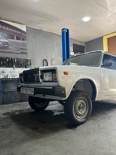 LADA (VAZ) 2107-2