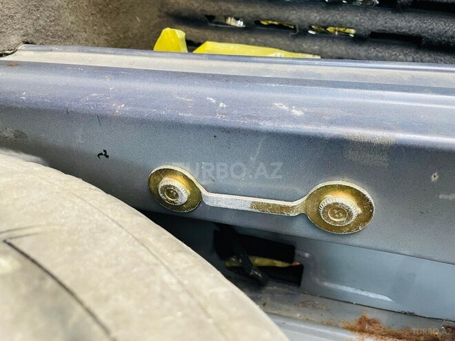 Mercedes E 240 1997, 398,000 km - 2.4 l - Lənkəran