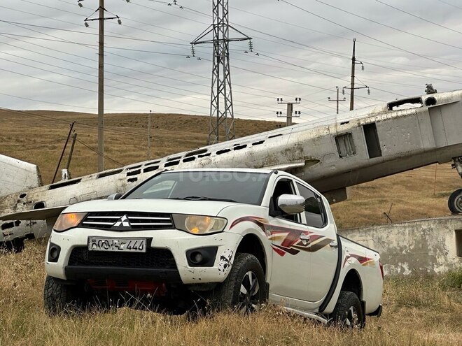 Mitsubishi L200 2014, 506,000 km - 2.5 l - Bakı