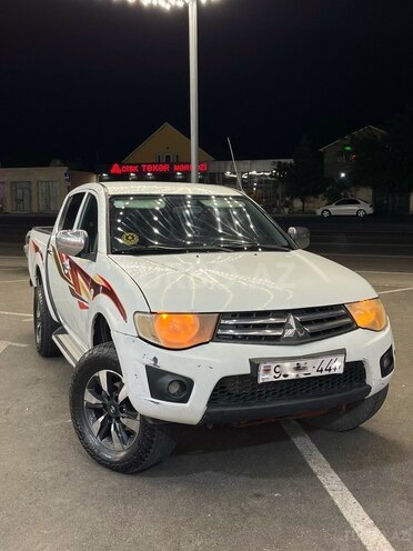 Mitsubishi L200 2014, 506,000 km - 2.5 l - Bakı
