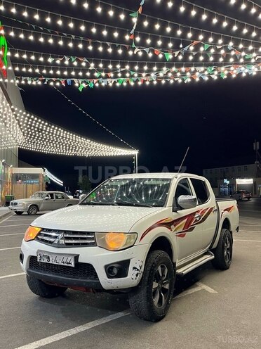 Mitsubishi L200 2014, 506,000 km - 2.5 l - Bakı
