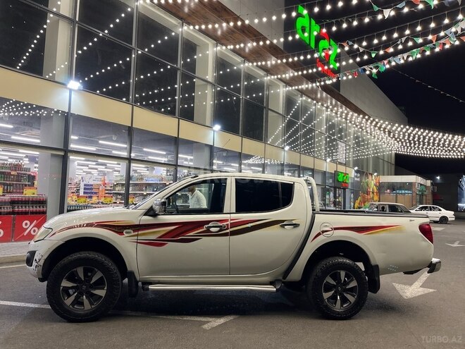 Mitsubishi L200 2014, 506,000 km - 2.5 l - Bakı