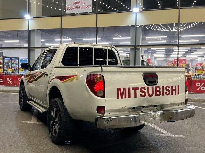 Mitsubishi L200 2014, 506,000 km - 2.5 l - Bakı