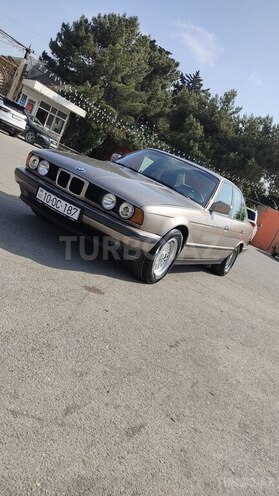 BMW 535 1989, 396,000 km - 3.5 l - Bakı