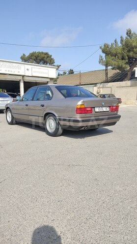 BMW 535 1989, 396,000 km - 3.5 l - Bakı