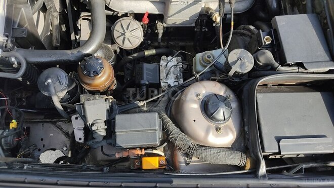 BMW 535 1989, 396,000 km - 3.5 l - Bakı
