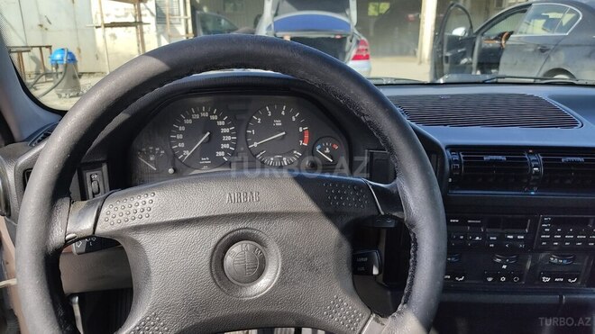 BMW 535 1989, 396,000 km - 3.5 l - Bakı