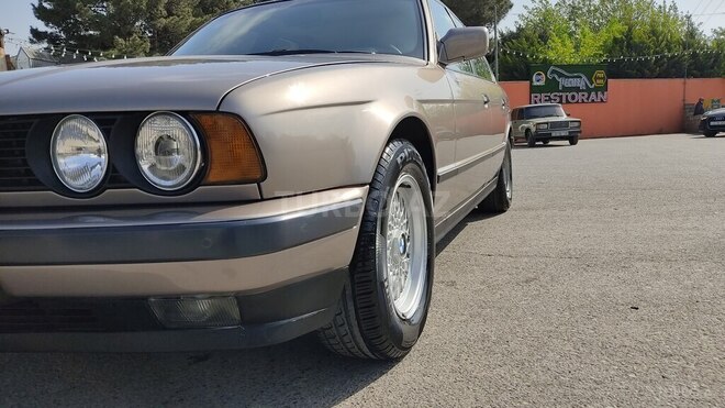BMW 535 1989, 396,000 km - 3.5 l - Bakı