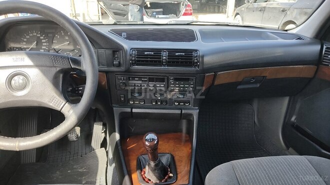 BMW 535 1989, 396,000 km - 3.5 l - Bakı