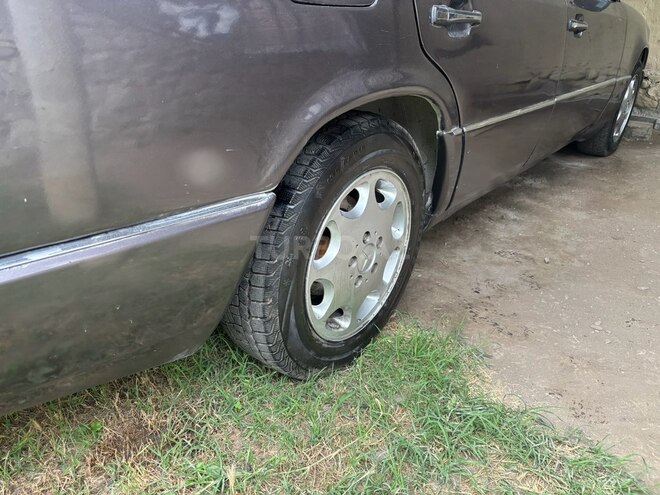 Mercedes E 200 d 1993, 520,000 km - 2.0 л - Oğuz