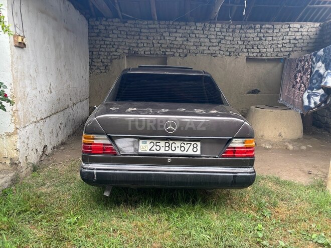 Mercedes E 200 d 1993, 520,000 km - 2.0 л - Oğuz