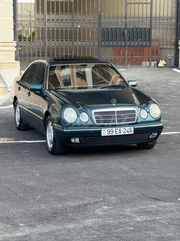 Mercedes E 240 1998, 300,000 km - 2.4 l - Bakı
