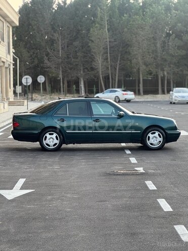 Mercedes E 240 1998, 300,000 km - 2.4 l - Bakı