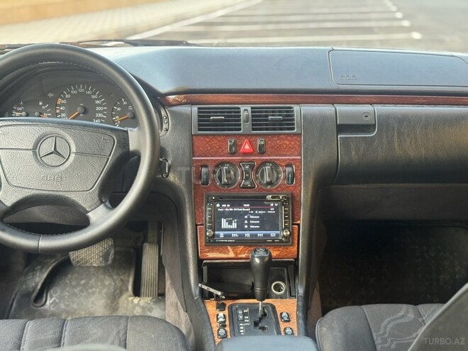 Mercedes E 240 1998, 300,000 km - 2.4 l - Bakı