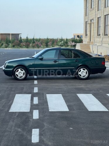 Mercedes E 240 1998, 300,000 km - 2.4 l - Bakı
