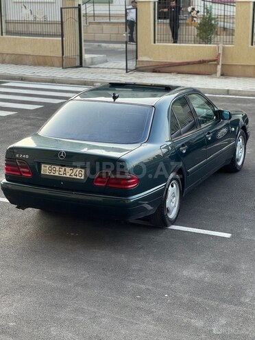 Mercedes E 240 1998, 300,000 km - 2.4 l - Bakı