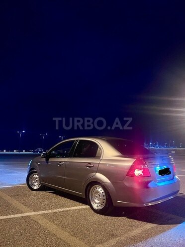 Chevrolet Aveo-5