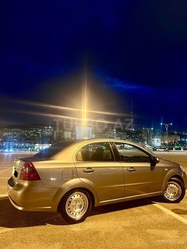 Chevrolet Aveo-7