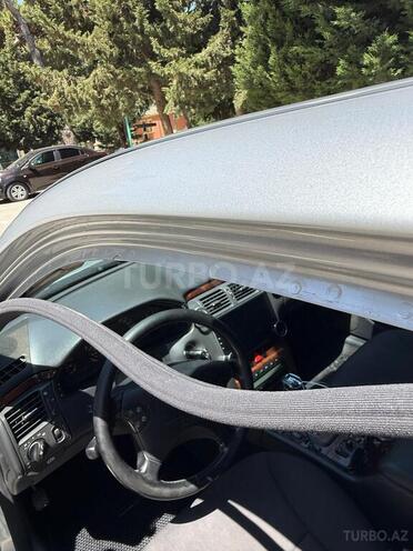 Mercedes E 240 2002, 146,000 km - 2.4 l - Bakı
