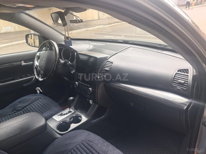Kia Sorento-8