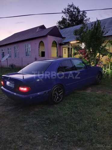 Mercedes E 240 1998, 565,835 km - 2.4 l - Qəbələ