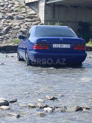 Mercedes E 240 1998, 565,835 km - 2.4 l - Qəbələ