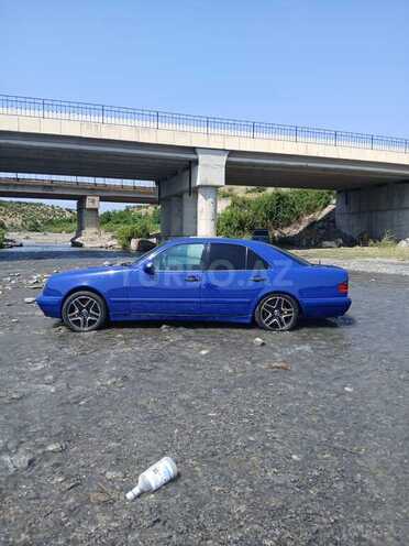 Mercedes E 240 1998, 565,835 km - 2.4 l - Qəbələ