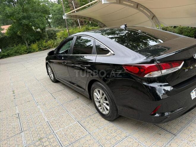 Hyundai Sonata-5