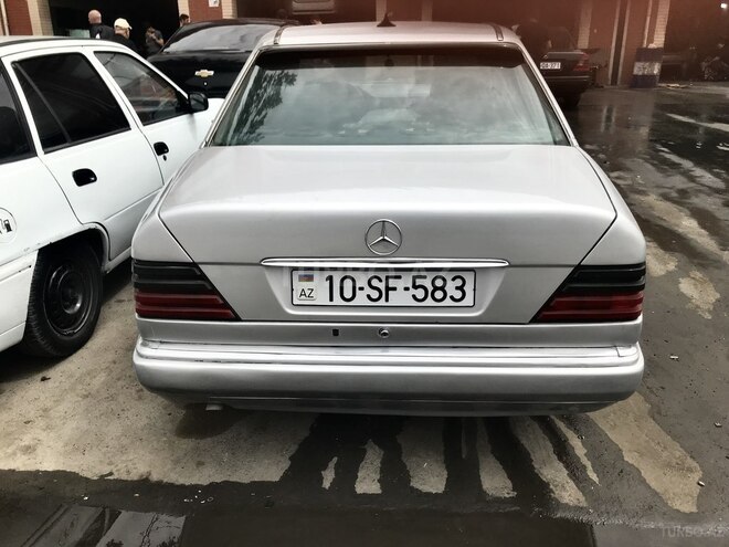 Mercedes E 320 1994, 413,999 km - 3.2 l - Bakı