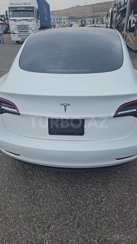 Tesla Model 3-2