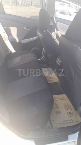 Toyota Prius-5