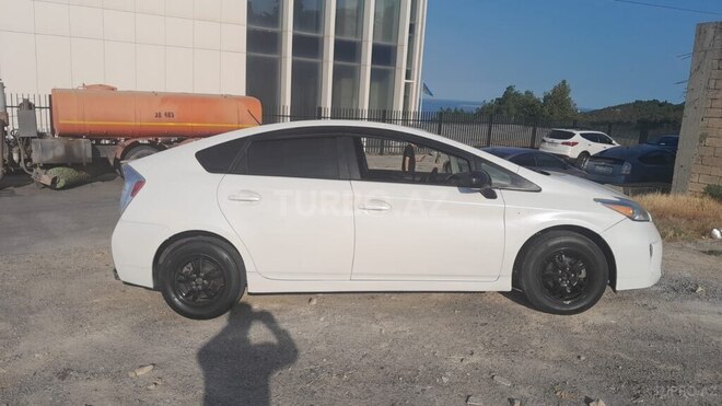 Toyota Prius-2