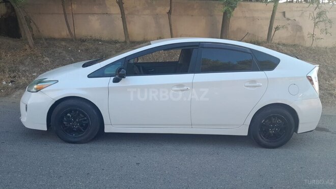 Toyota Prius-8