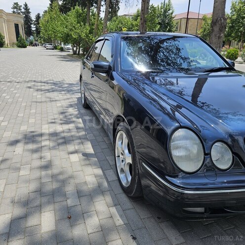 Mercedes E 220 d 2001, 200,000 km - 2.2 l - Beyləqan